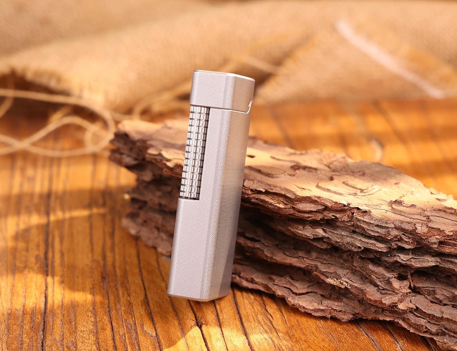 WDMART- Food-Grade Stainless Steel Mechanical Trench Lighter • Retro Soft Flame Oil Lighter • Cool Open Flame Kerosene Lighters one Click lid Opening • Model：Flame Spirit (JD)