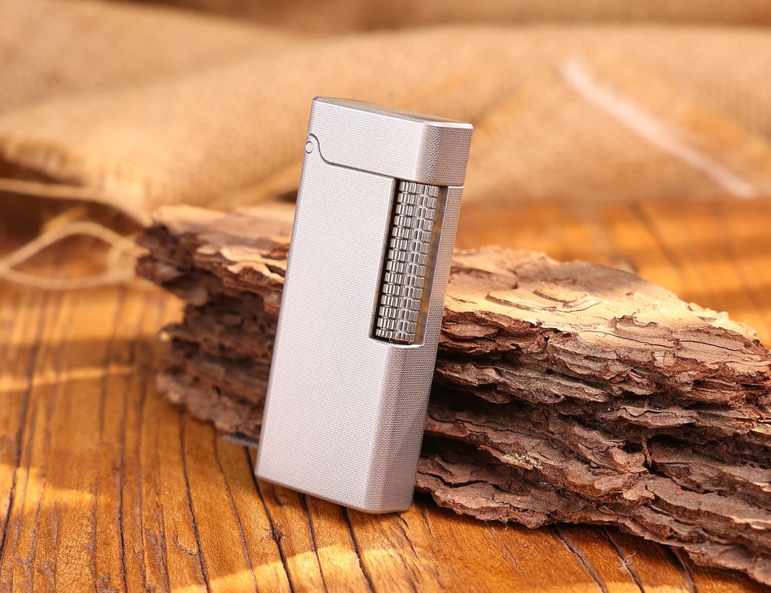 WDMART- Food-Grade Stainless Steel Mechanical Trench Lighter • Retro Soft Flame Oil Lighter • Cool Open Flame Kerosene Lighters one Click lid Opening • Model：Flame Spirit (JD)