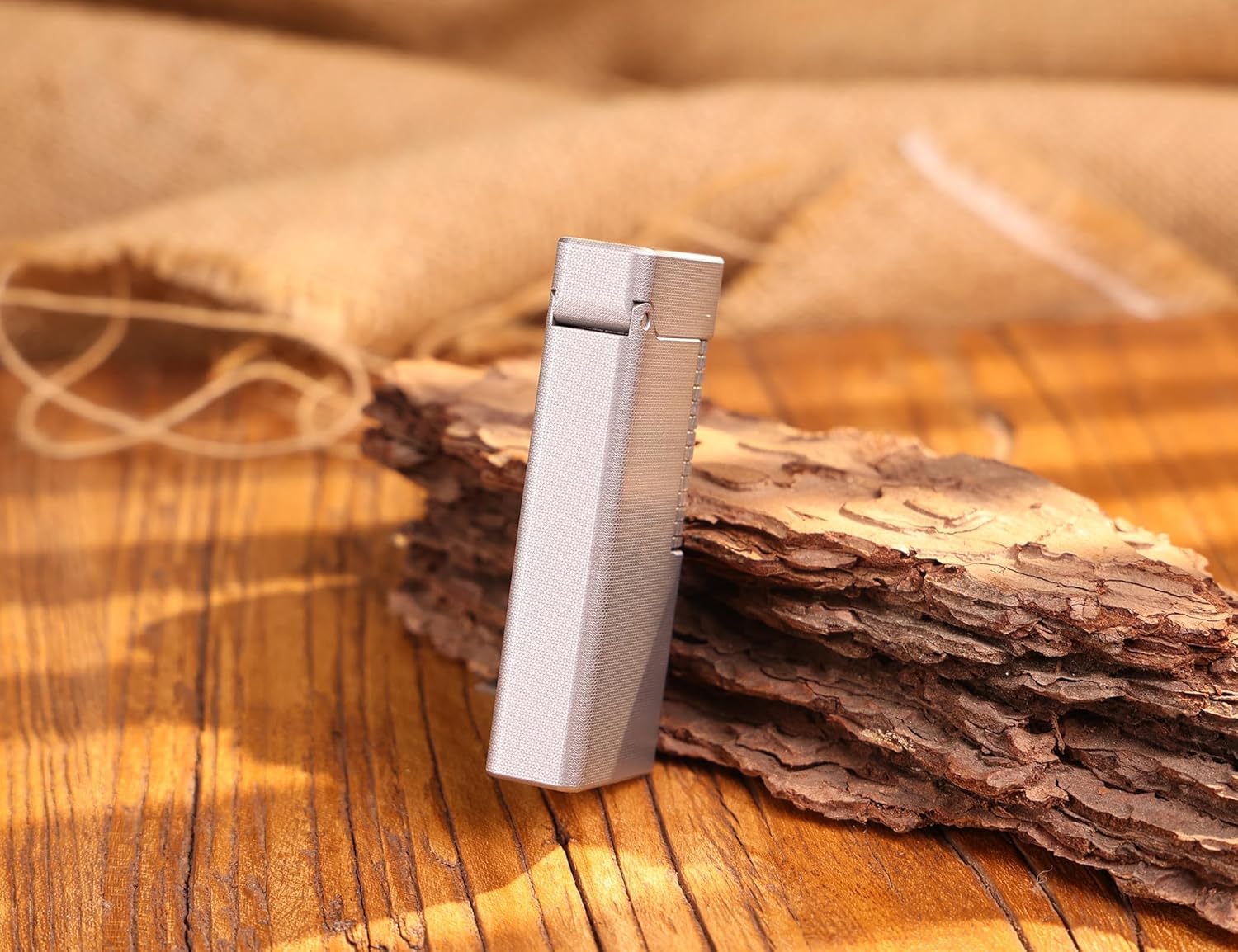 WDMART- Food-Grade Stainless Steel Mechanical Trench Lighter • Retro Soft Flame Oil Lighter • Cool Open Flame Kerosene Lighters one Click lid Opening • Model：Flame Spirit (JD)